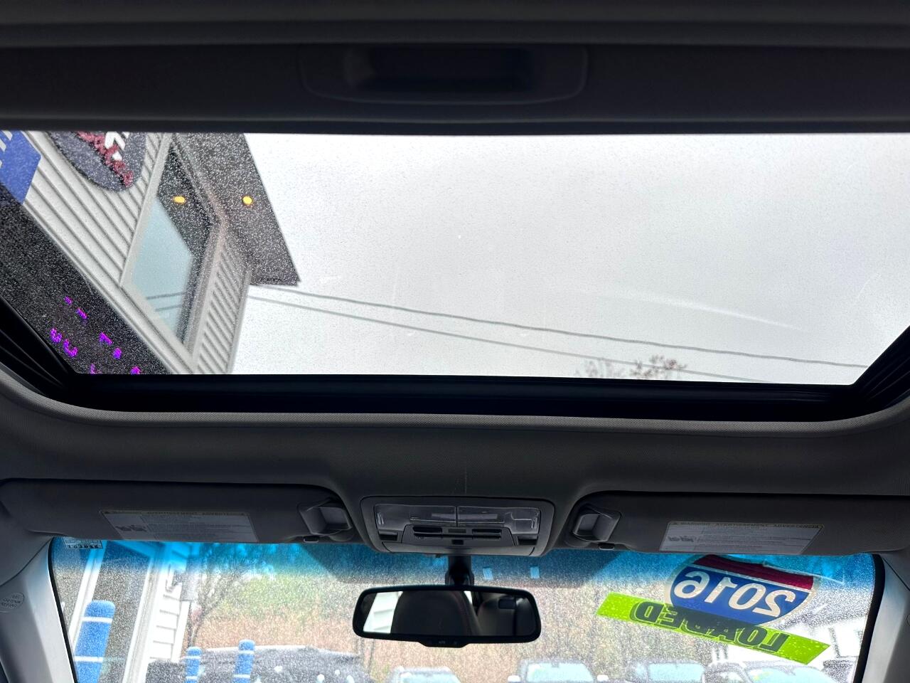 Vehicle image 14 of 16