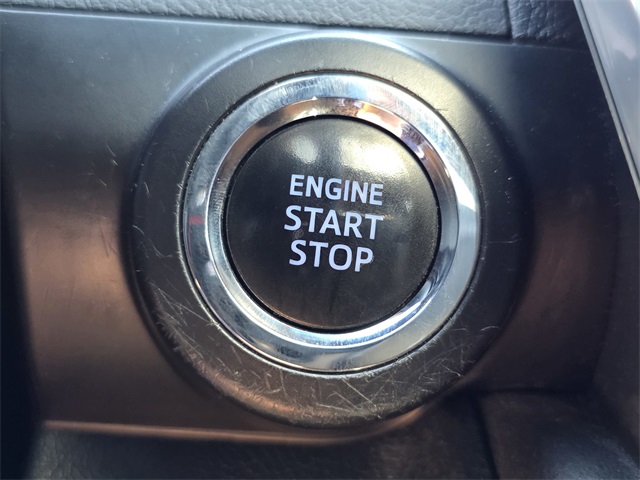 Vehicle image 41 of 43