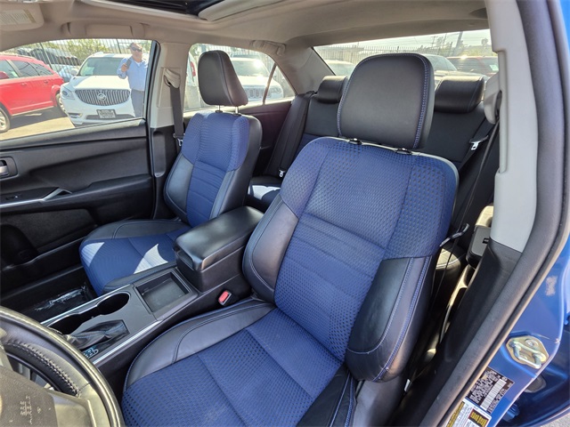 Vehicle image 18 of 43