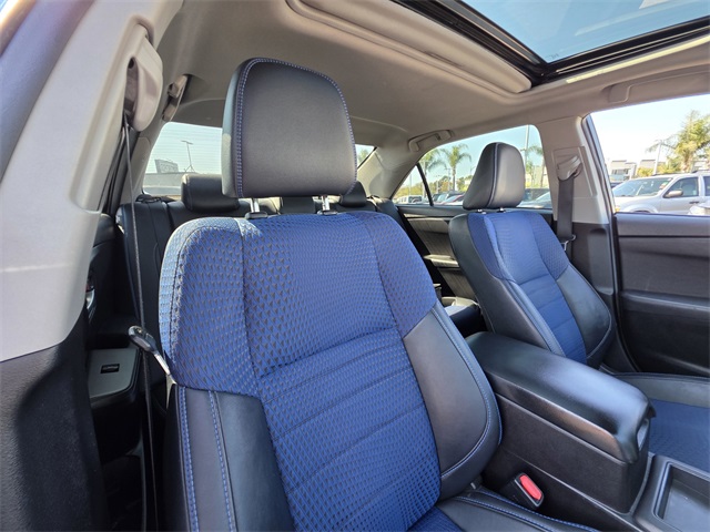 Vehicle image 13 of 43
