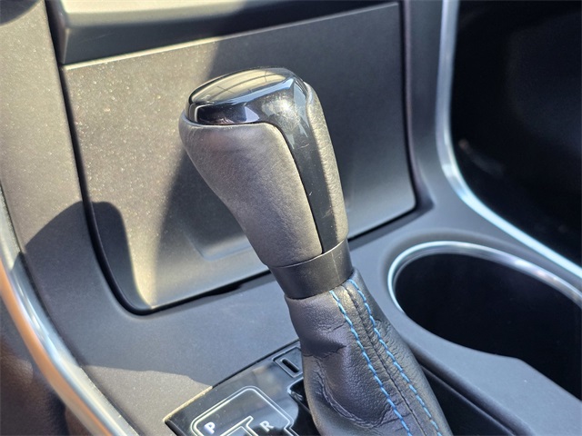 Vehicle image 34 of 43