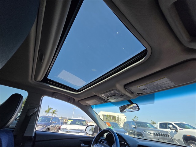 Vehicle image 15 of 43