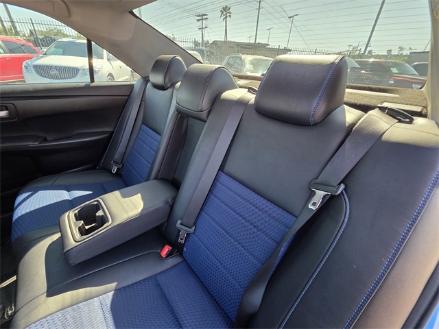 Vehicle image 21 of 43