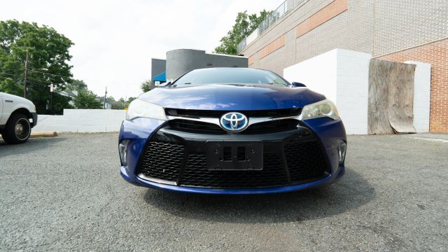 2016 Toyota Camry Hybrid SE Image 3 of 44