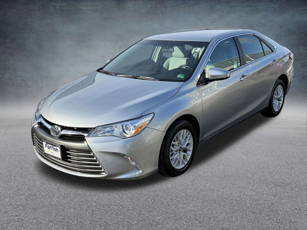 2016 Toyota Camry LE Image 1 of 29