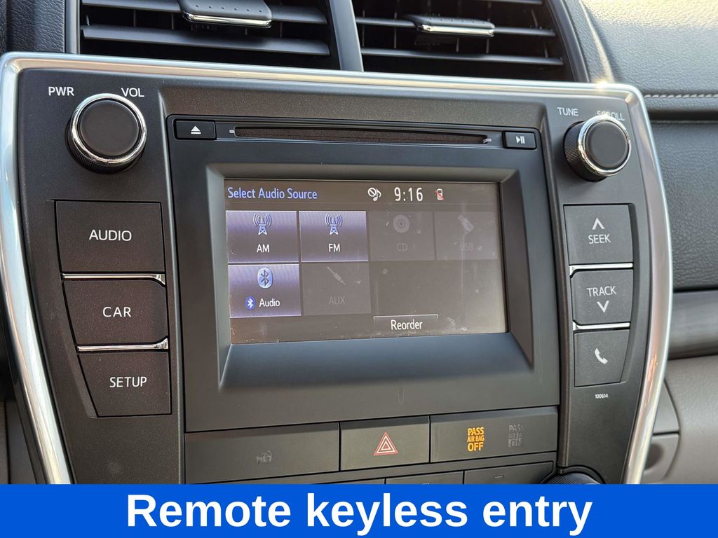 2016 Toyota Camry LE Image 19 of 29