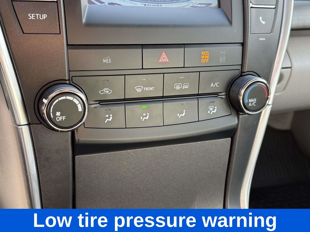 2016 Toyota Camry LE Image 29 of 29