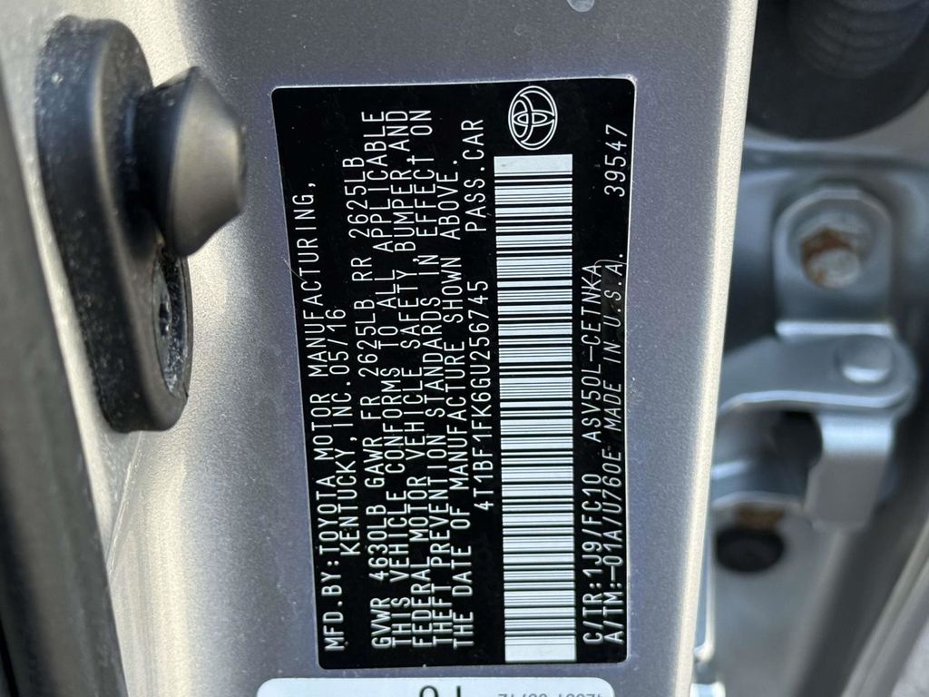 2016 Toyota Camry LE Image 25 of 29