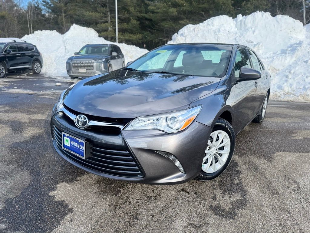 2016 Toyota Camry LE Image 1 of 19