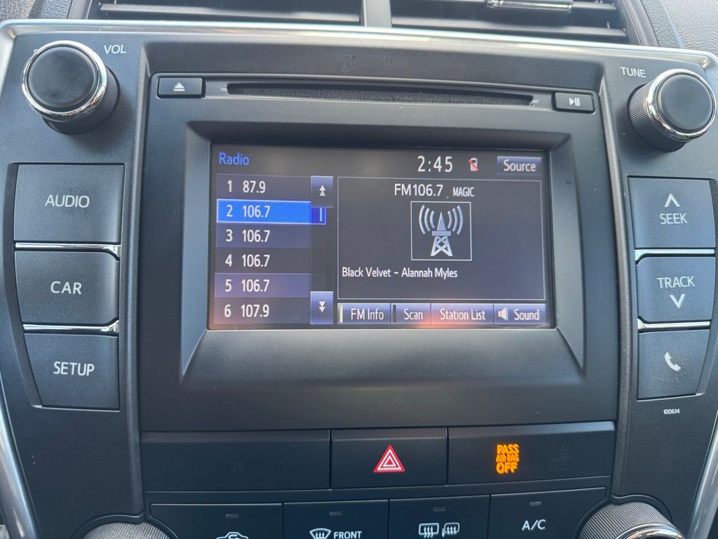 2016 Toyota Camry LE Image 15 of 19