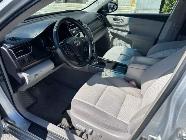 Vehicle image 13 of 25