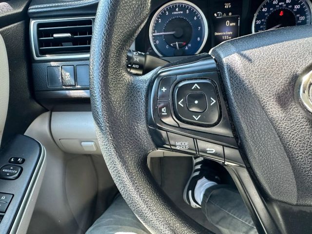 Vehicle image 23 of 25