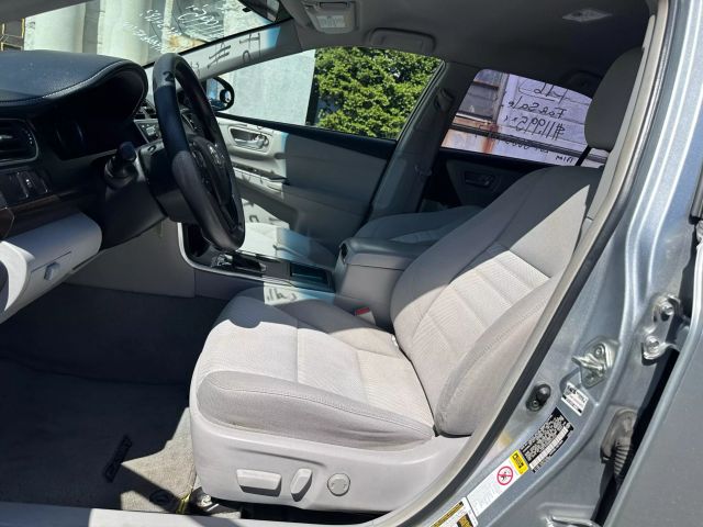Vehicle image 12 of 25