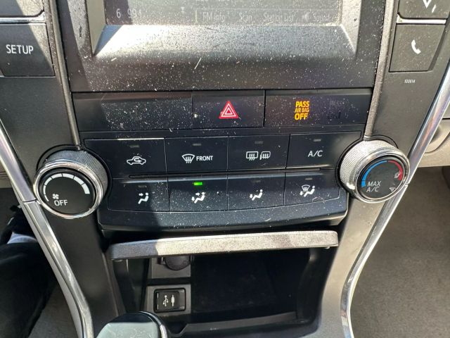 Vehicle image 17 of 25