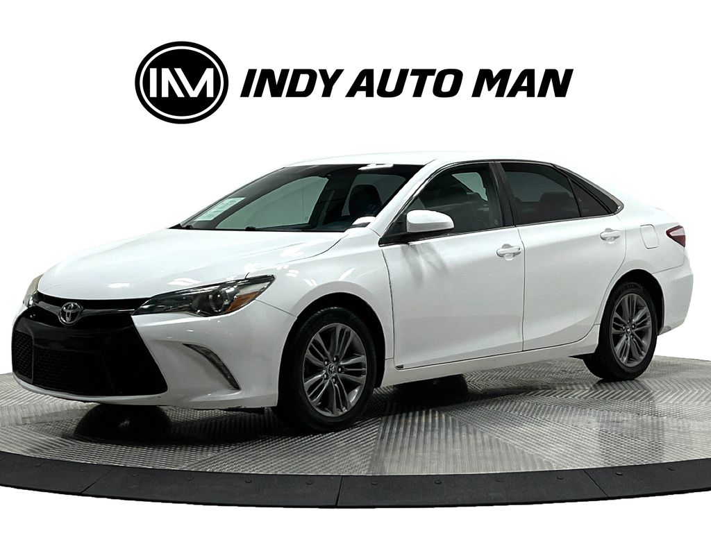 2016 Toyota Camry SE Image 1 of 39