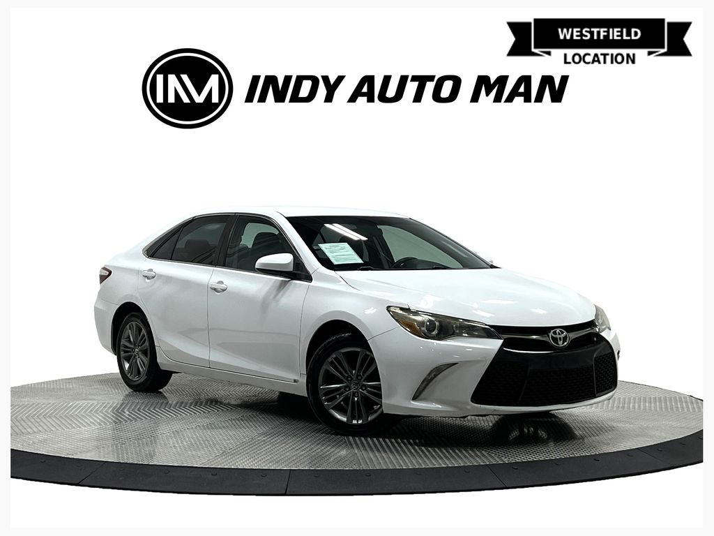 2016 Toyota Camry SE Image 3 of 39