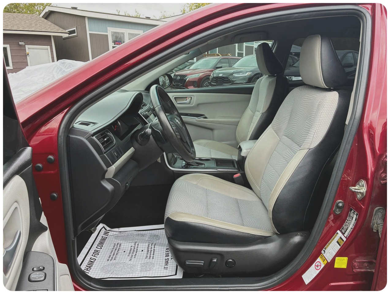 2016 Toyota Camry SE Image 19 of 20