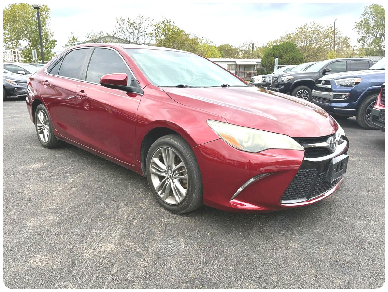 2016 Toyota Camry SE Image 3 of 20