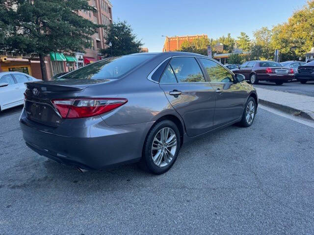 2016 Toyota Camry Image 5 of 15