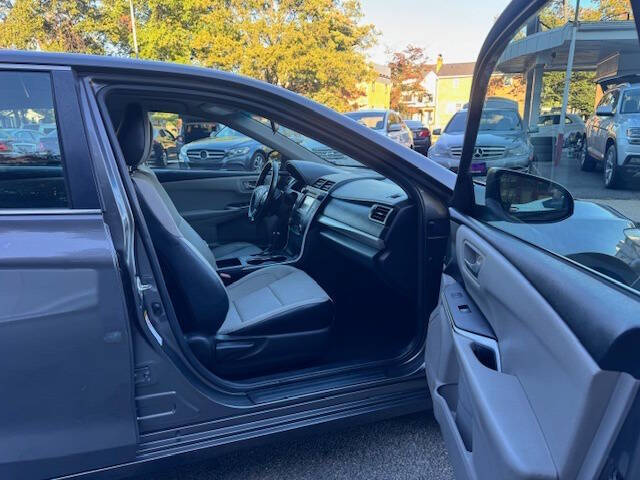 2016 Toyota Camry Image 14 of 15