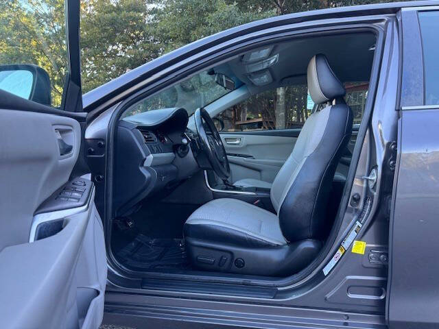 2016 Toyota Camry Image 9 of 15