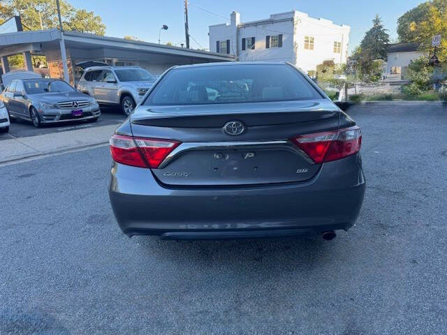 2016 Toyota Camry Image 6 of 15