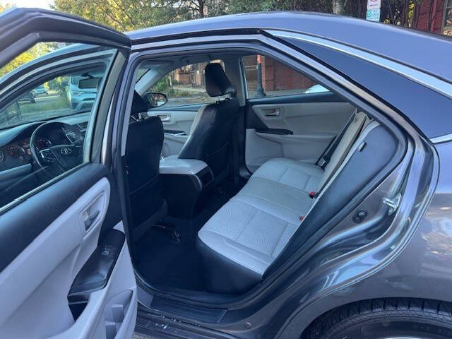 2016 Toyota Camry Image 15 of 15