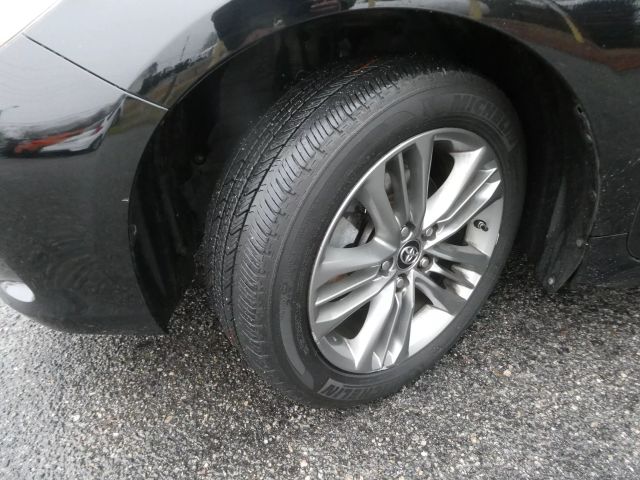 Vehicle image 24 of 27
