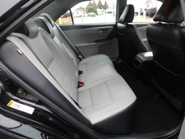 Vehicle image 21 of 27