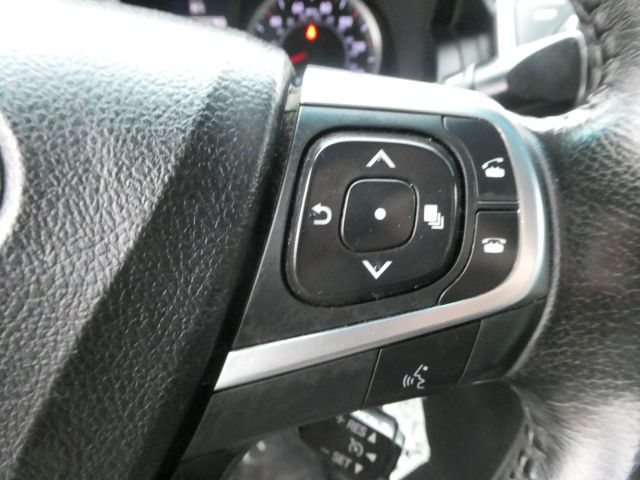 Vehicle image 17 of 27