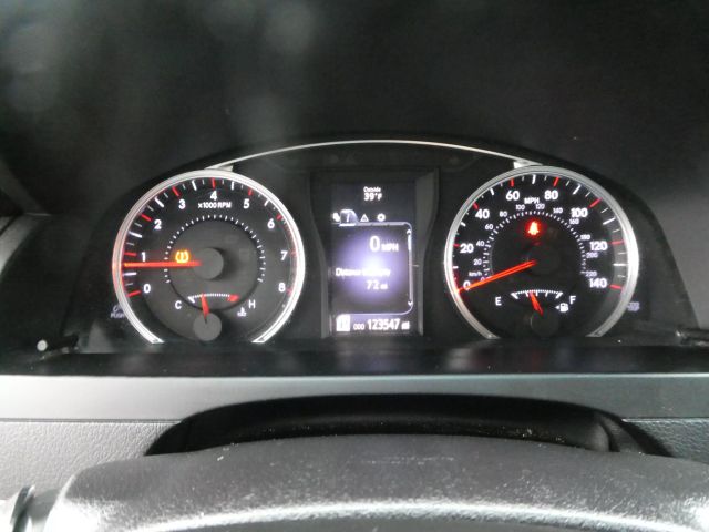 Vehicle image 16 of 27