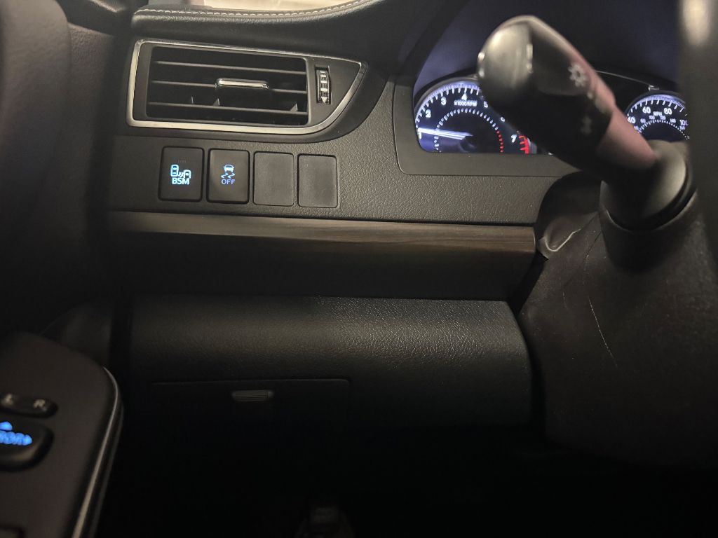 Vehicle image 23 of 31