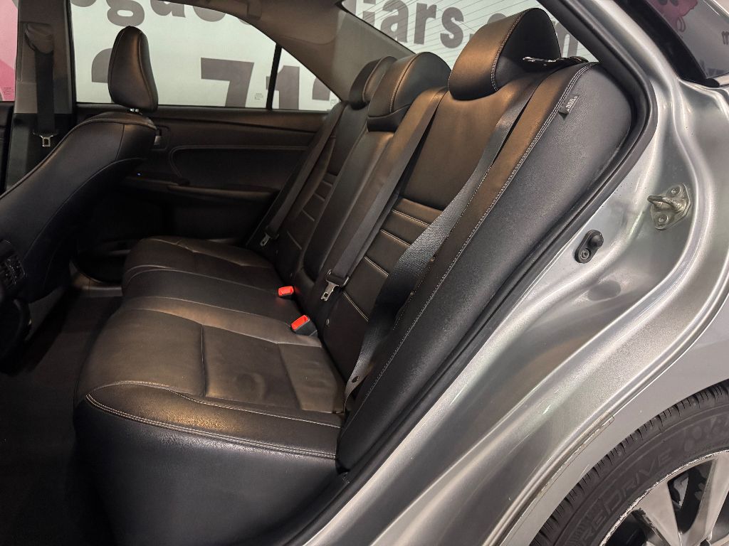 Vehicle image 27 of 31