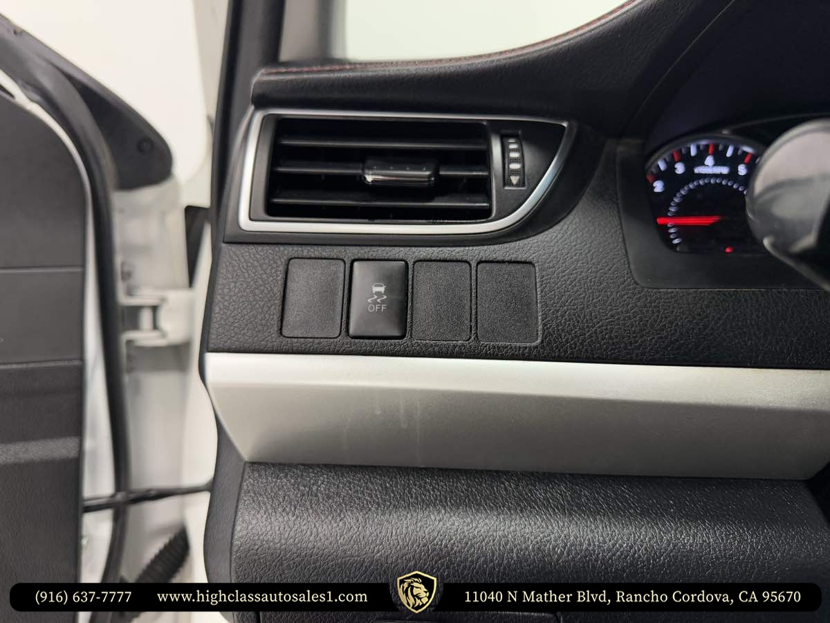 Vehicle image 31 of 58
