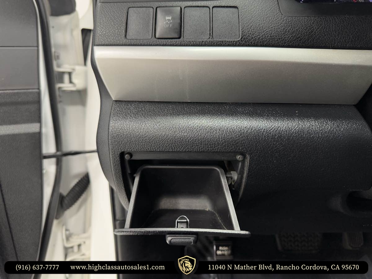 Vehicle image 32 of 58