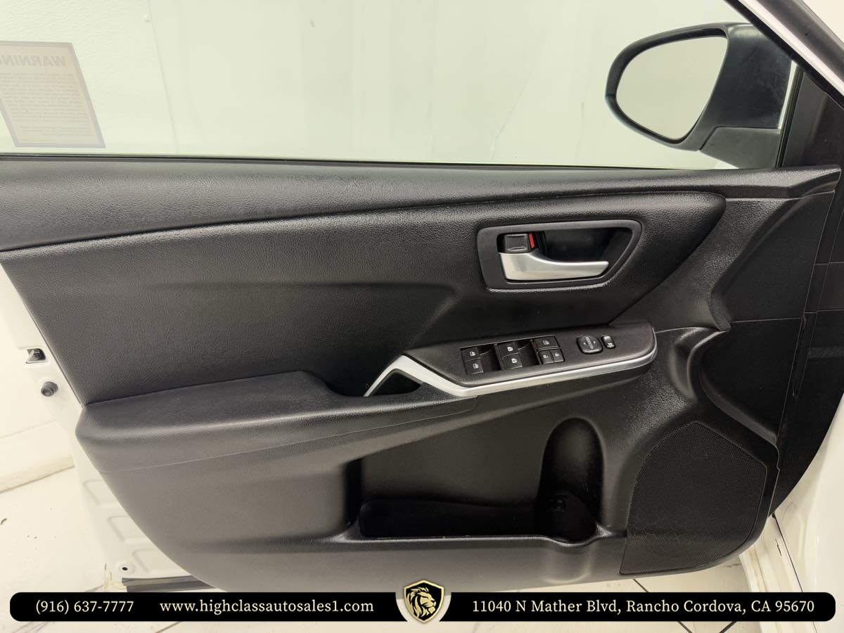 Vehicle image 13 of 58