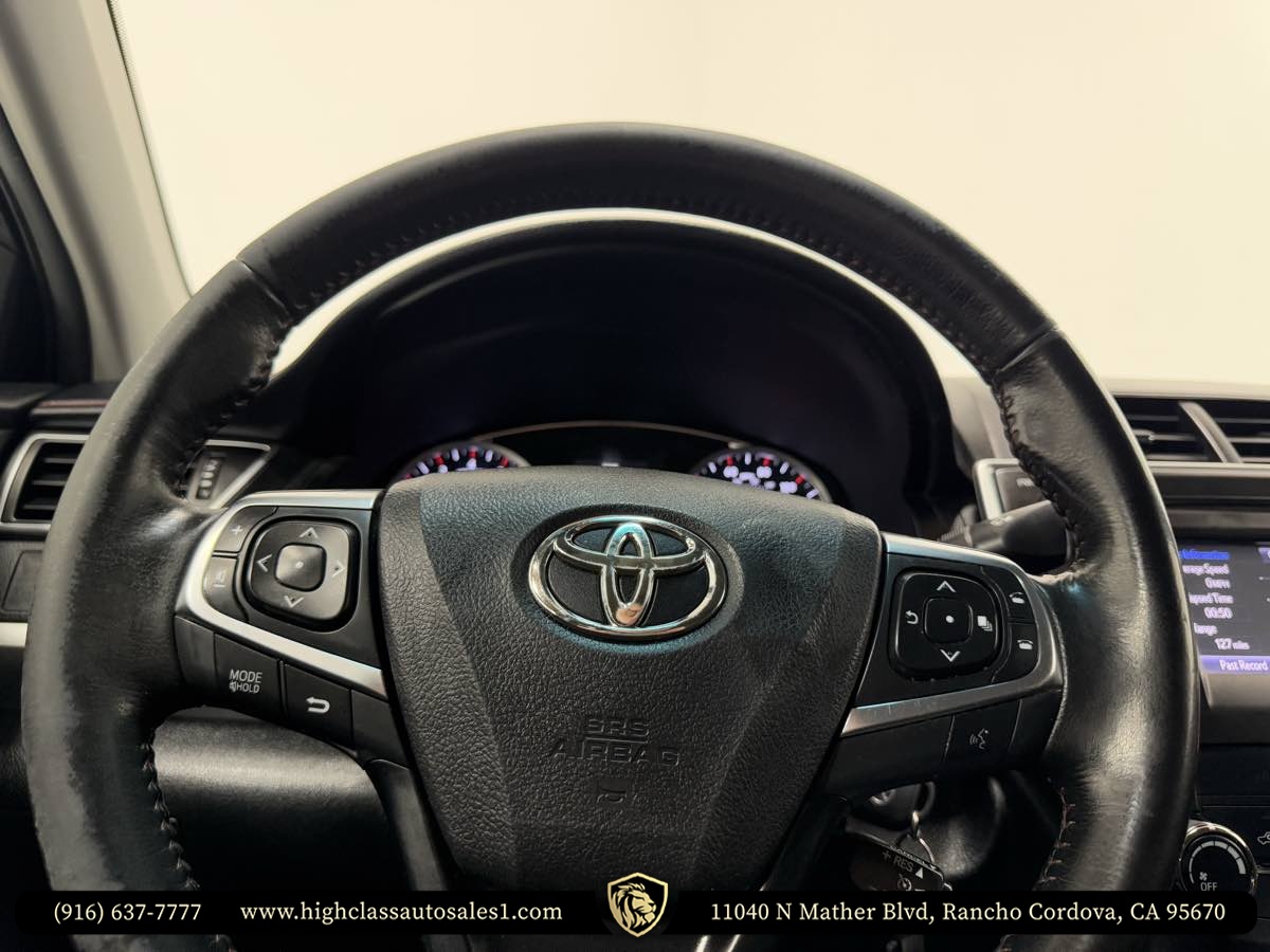 Vehicle image 33 of 58