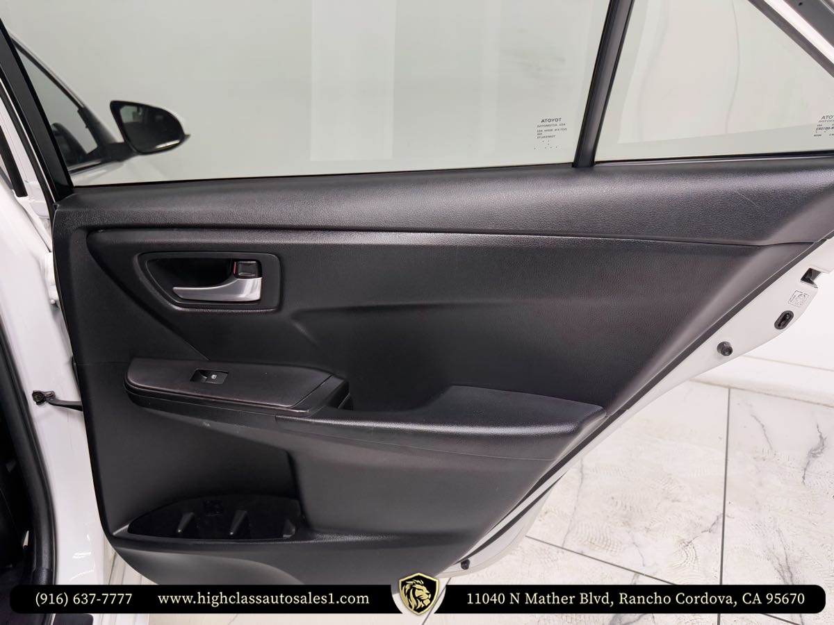 Vehicle image 22 of 58