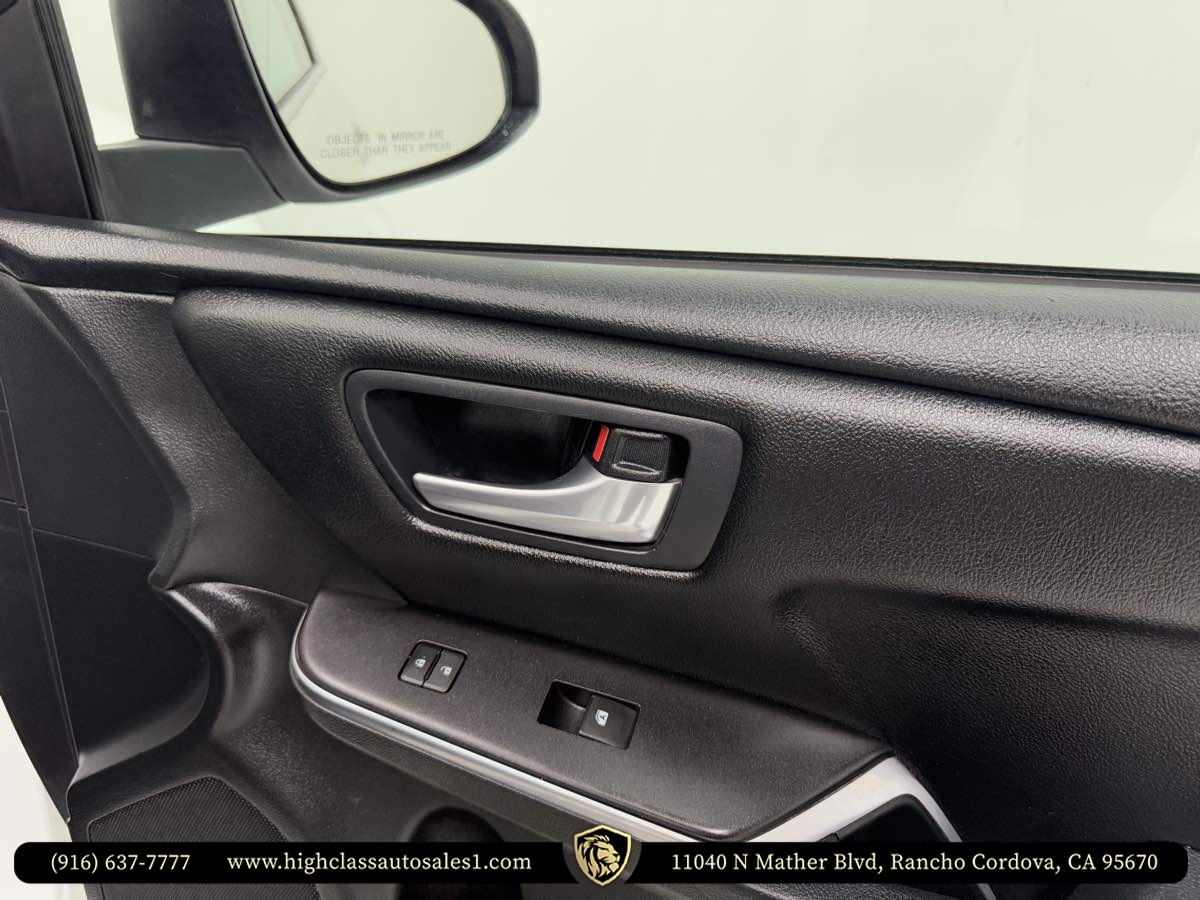 Vehicle image 27 of 58