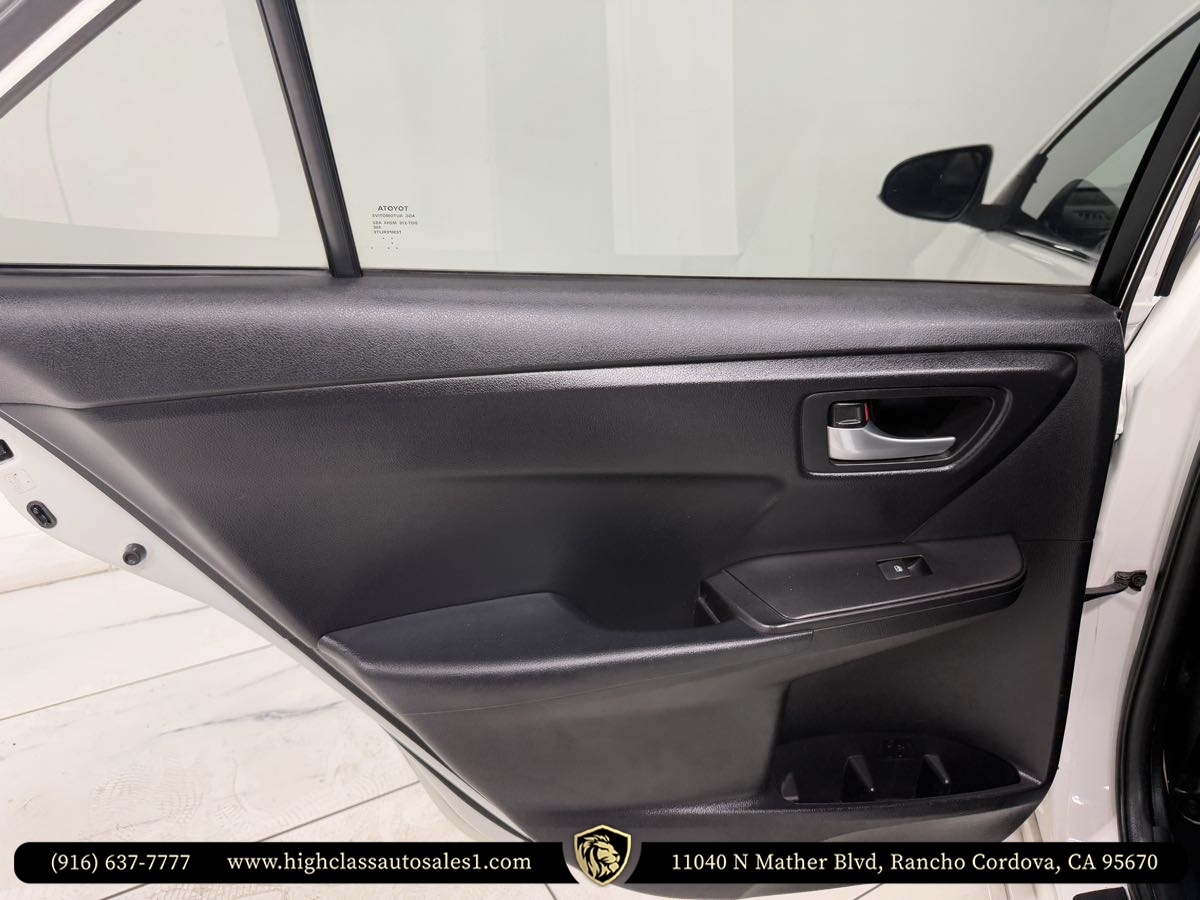 Vehicle image 18 of 58