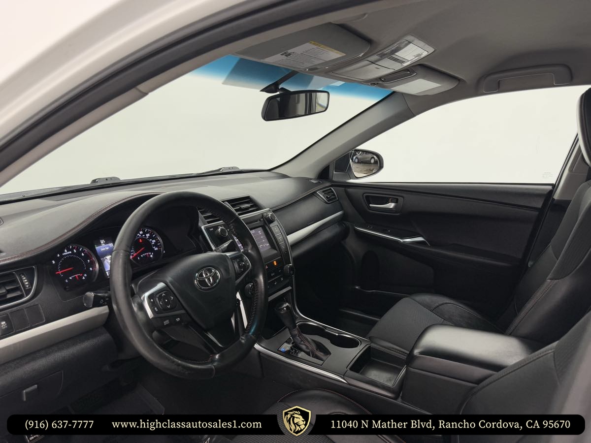 Vehicle image 15 of 58