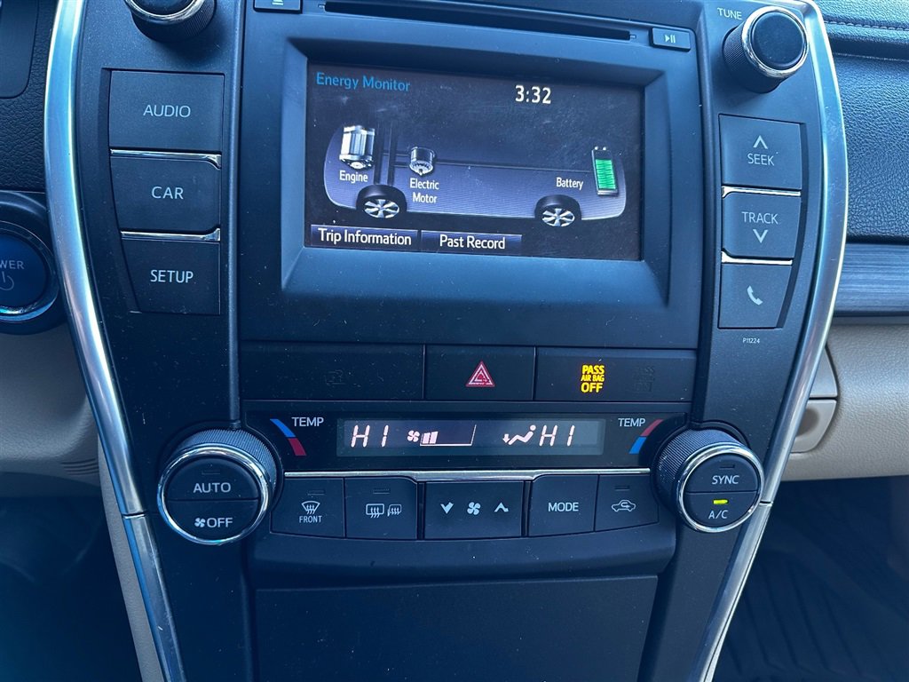 Vehicle image 28 of 34