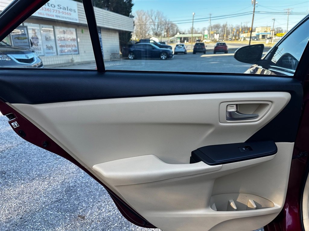 Vehicle image 19 of 34