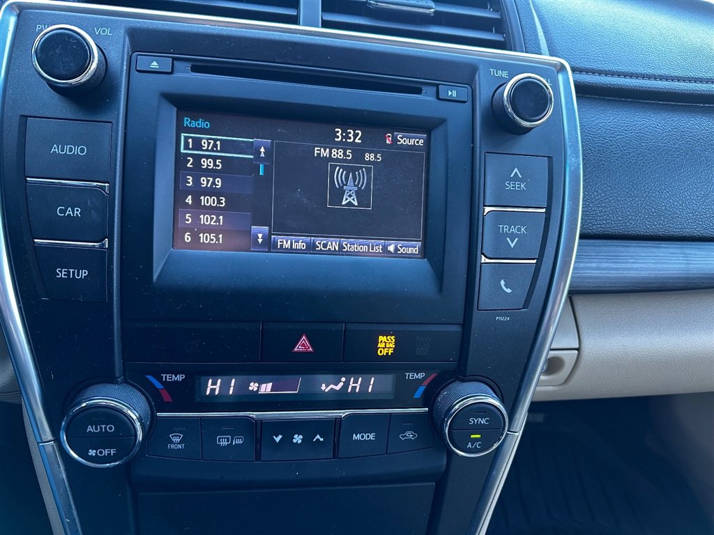 Vehicle image 26 of 34