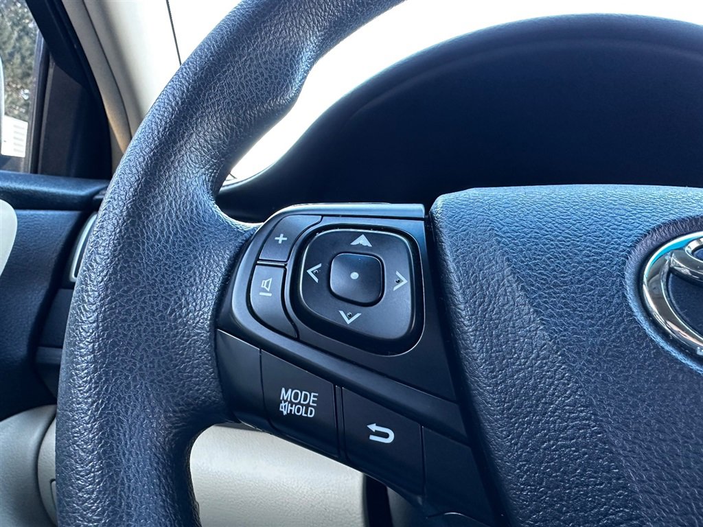 Vehicle image 30 of 34