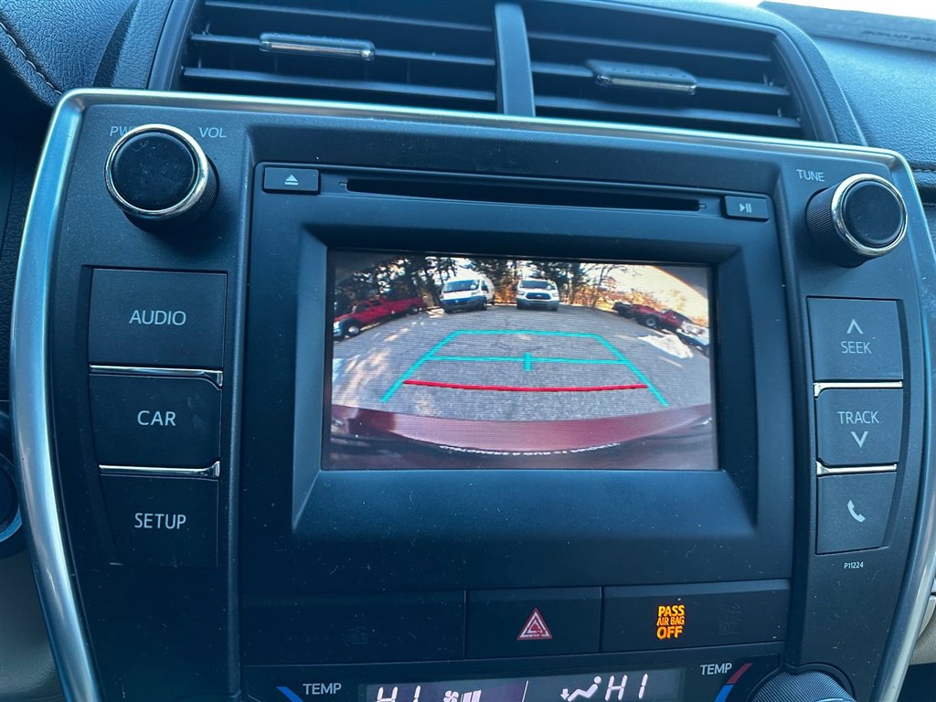 Vehicle image 27 of 34
