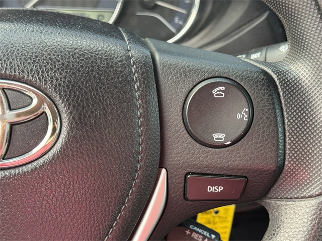 Vehicle image 21 of 23