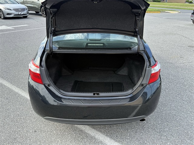 Vehicle image 9 of 23
