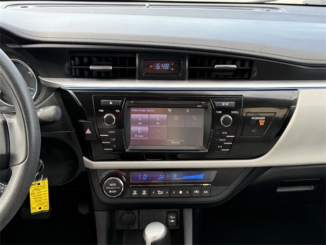 Vehicle image 18 of 23