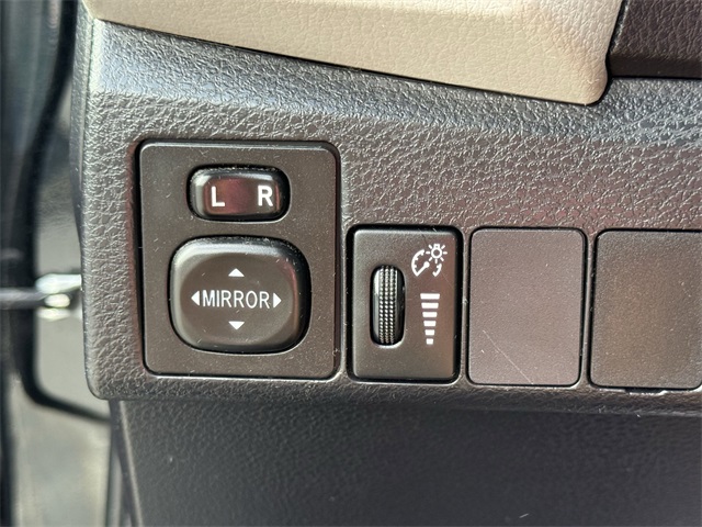 Vehicle image 20 of 23